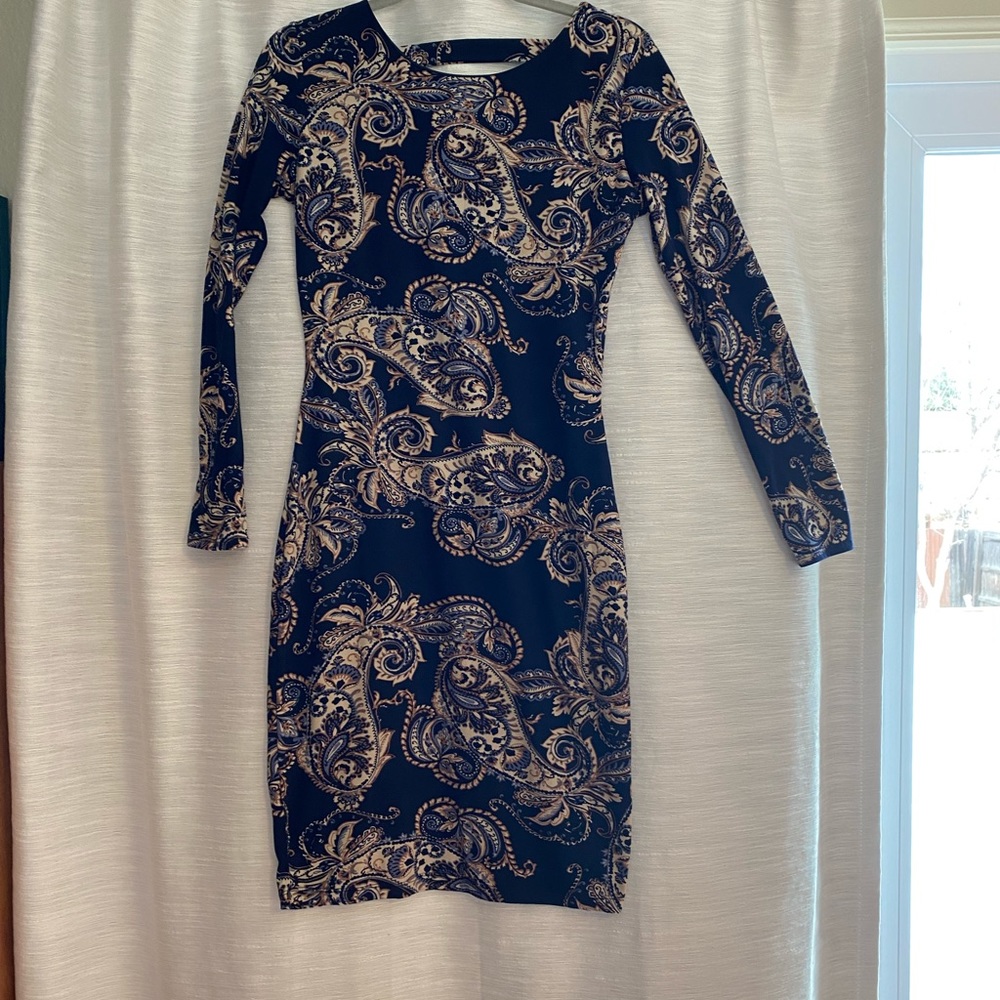 Women’s dress with open back